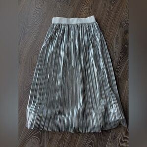 Alice + Olivia Silver Pleated Midi Skirt with White Waistband